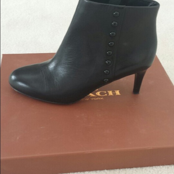 NEW Coach heels - Picture 3 of 3